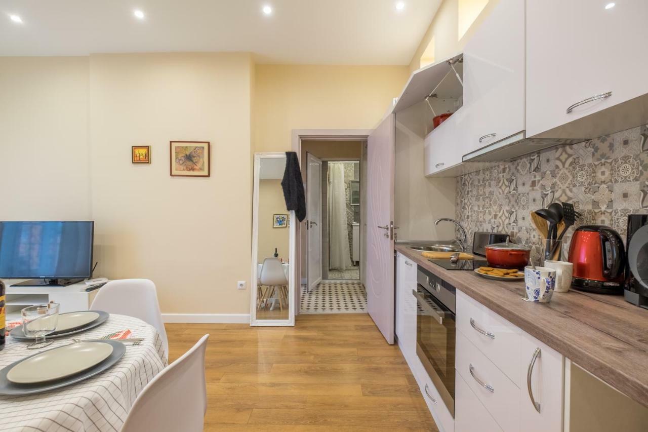 Modern 2 Bedroom Next To Vitosha Str. * Sofia