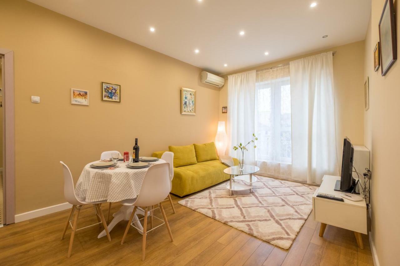 Modern 2 Bedroom Next To Vitosha Str. Apartament Sofia