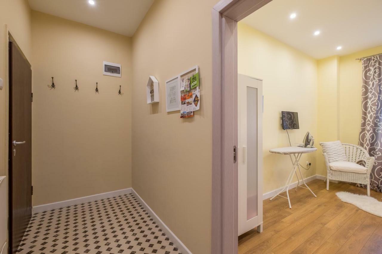 Modern 2 Bedroom Next To Vitosha Str. Apartament