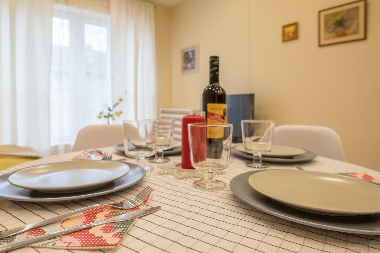Modern 2 Bedroom Next To Vitosha Str.
