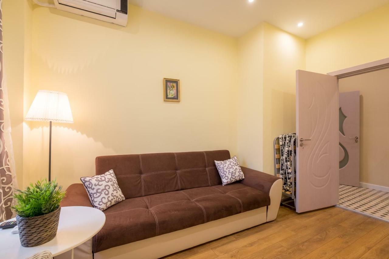 Modern 2 Bedroom Next To Vitosha Str. Apartament *