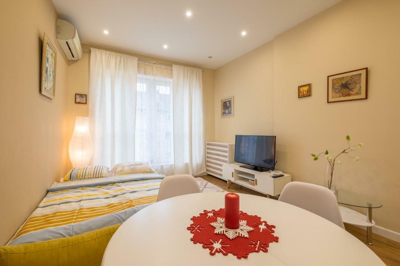 Modern 2 Bedroom Next To Vitosha Str. Apartament *