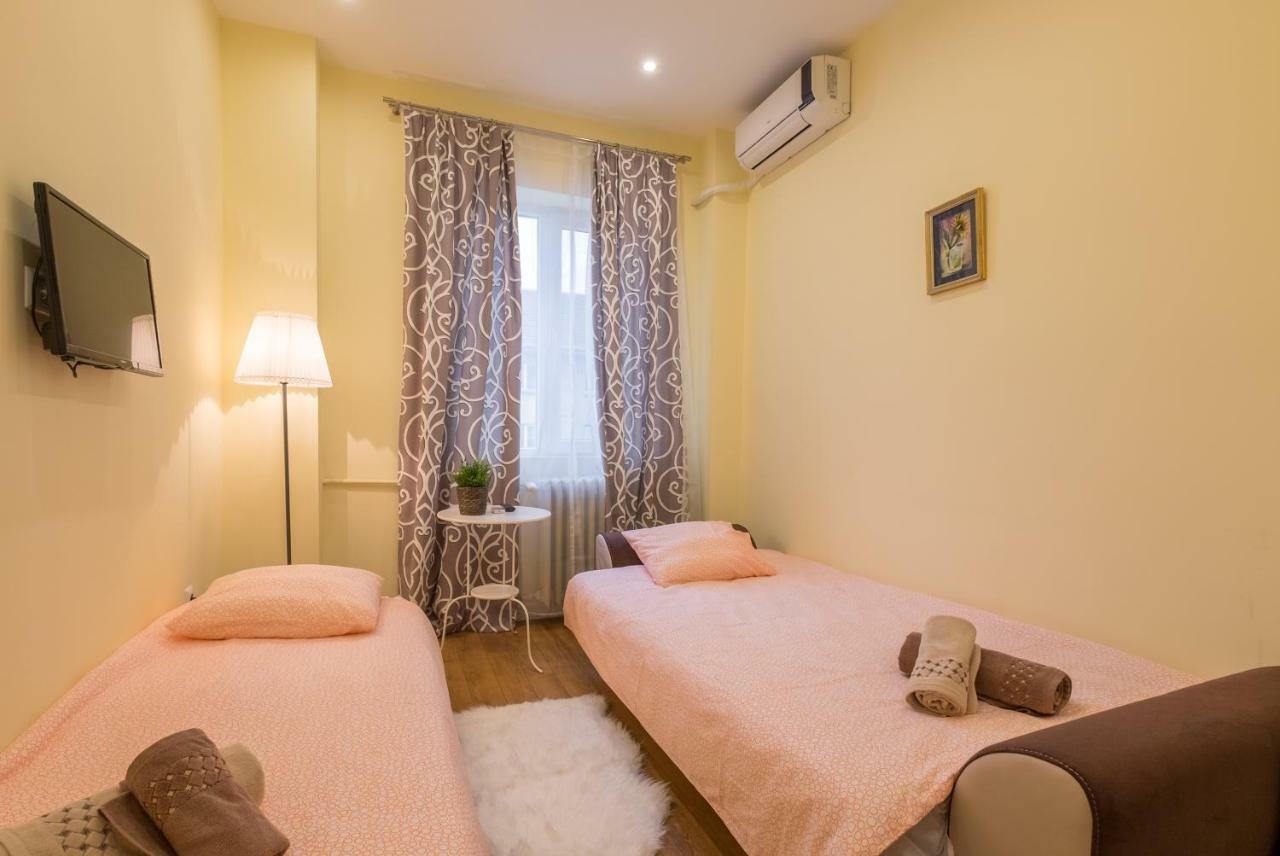 Modern 2 Bedroom Next To Vitosha Str.