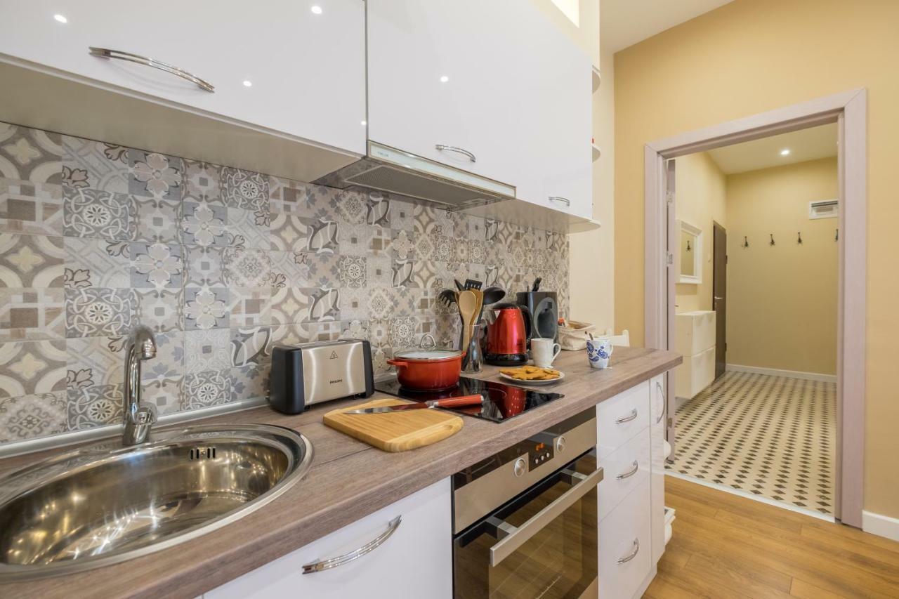 Apartament Modern 2 Bedroom Next To Vitosha Str. Sofia